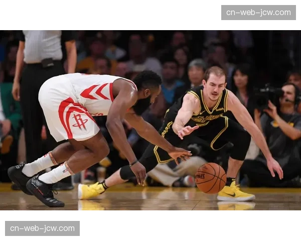 防守效率前五球队雷霆活塞马刺热火火箭防守制胜成趋势