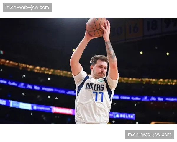 独行侠东契奇复出但内线真空 浓眉离队后防守体系存在断层